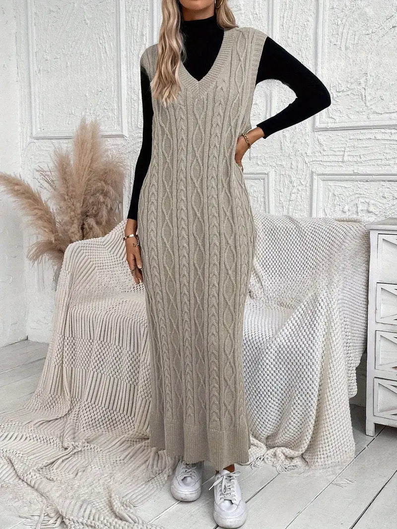 Elegantes Maxistrickkleid mit langen Ärmeln