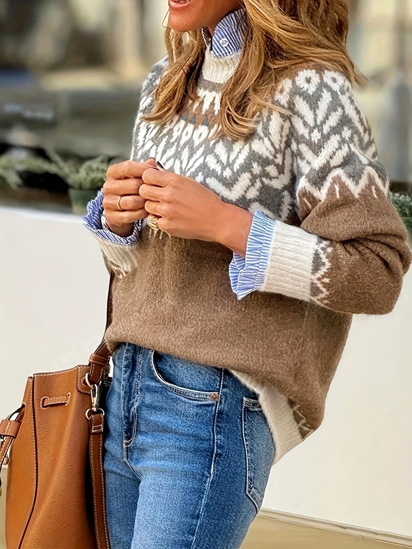 Lässiger Strickpullover mit hohem Halsausschnitt