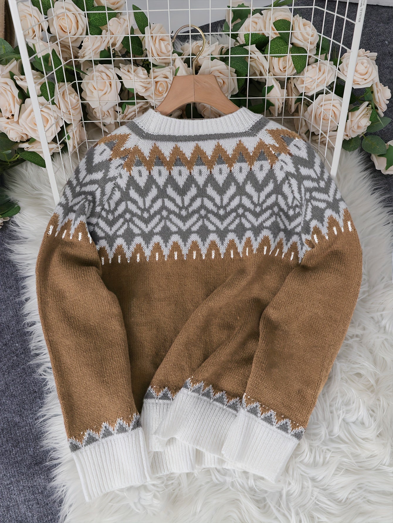 Lässiger Strickpullover mit hohem Halsausschnitt