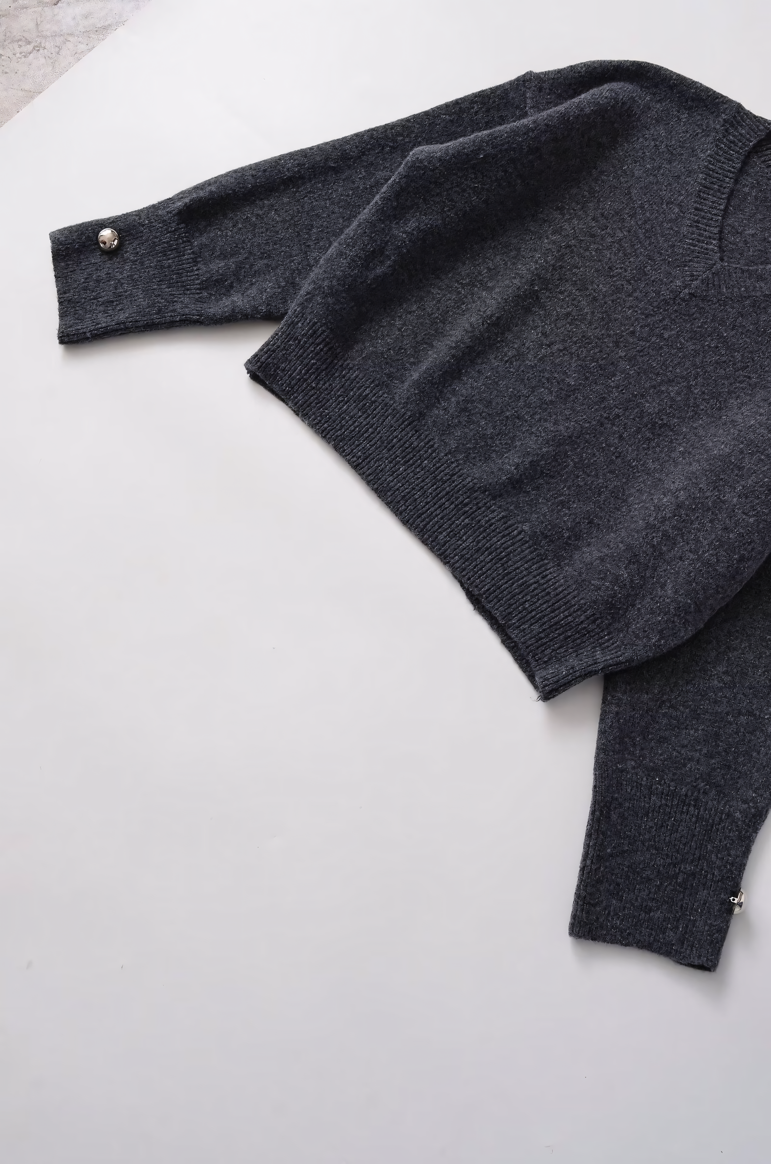 Damen Pullover mit Ausschnitt in V-Form und dezenter Wickelausführung