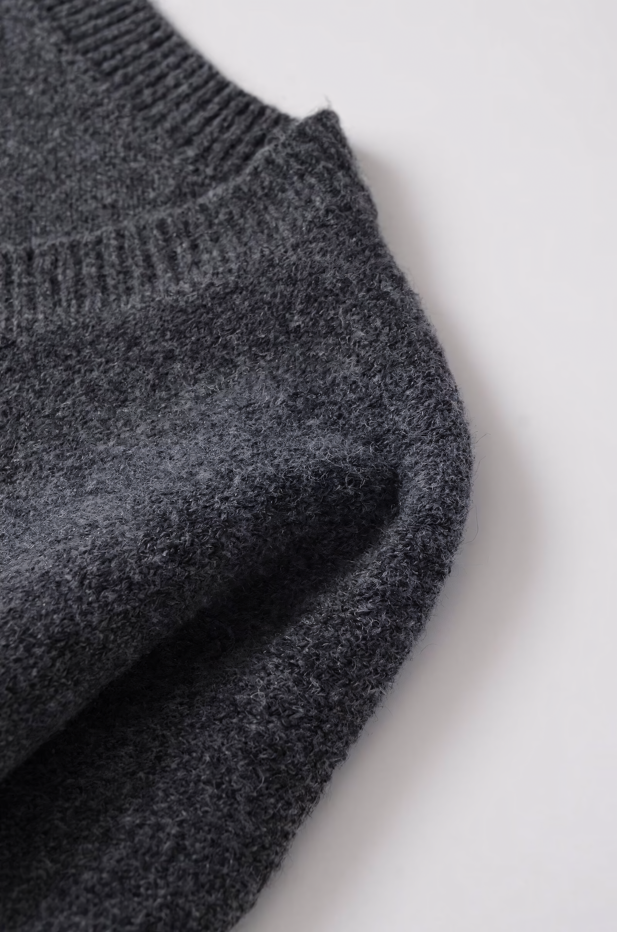 Damen Pullover mit Ausschnitt in V-Form und dezenter Wickelausführung