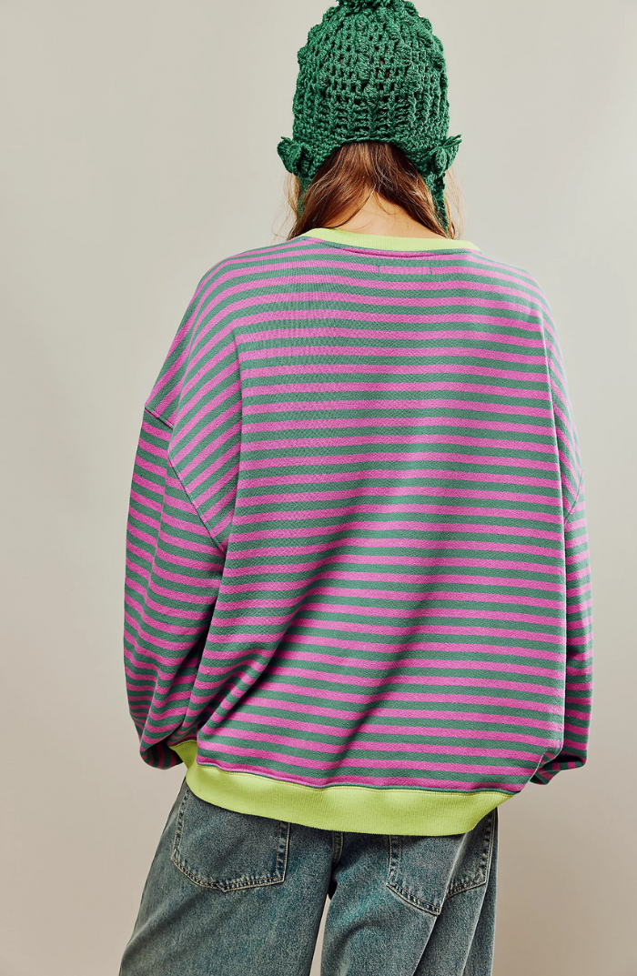 Gestreifter Pullover in Übergröße