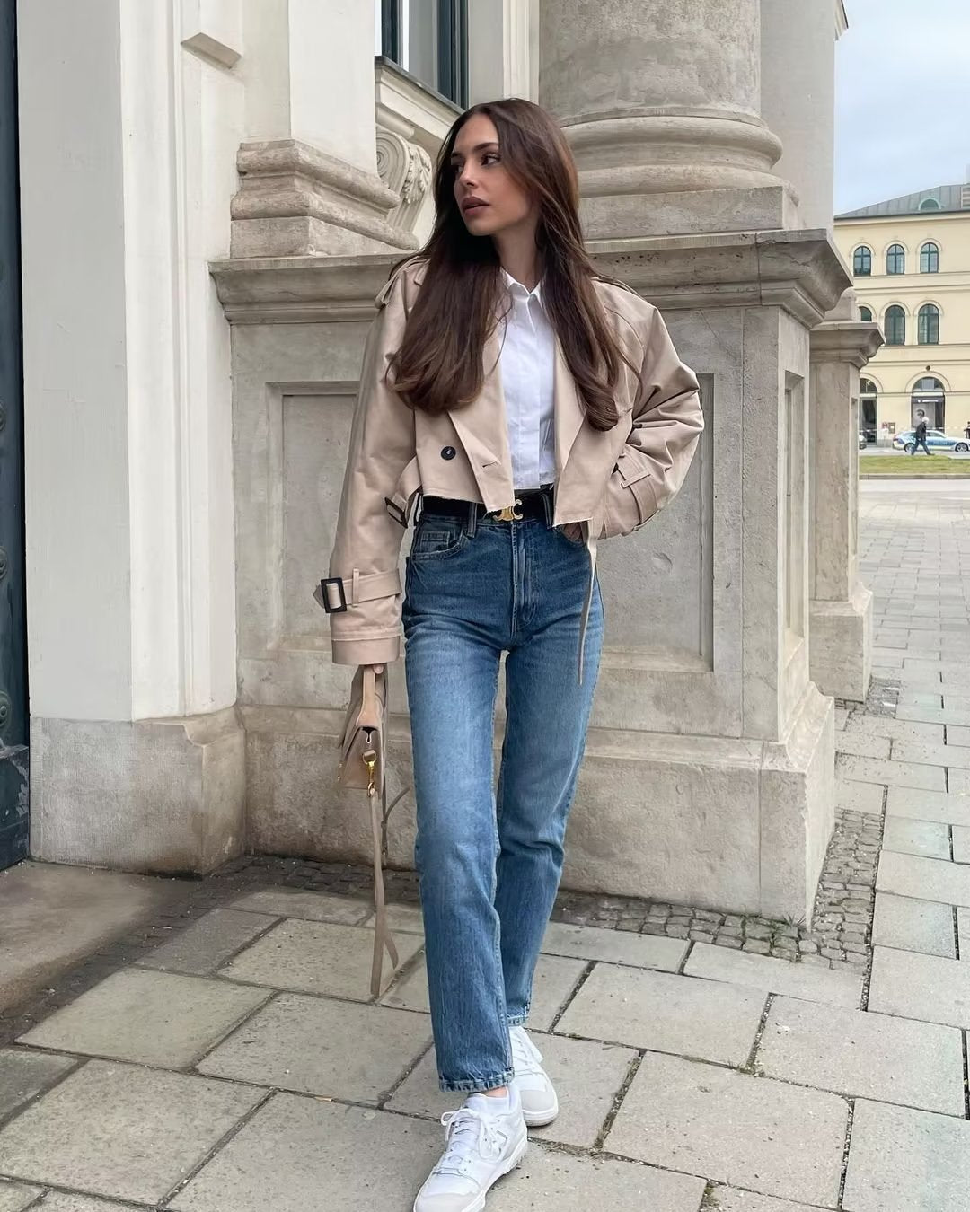 Bridget | Elegante Damenstrickjacke mit Knöpfen