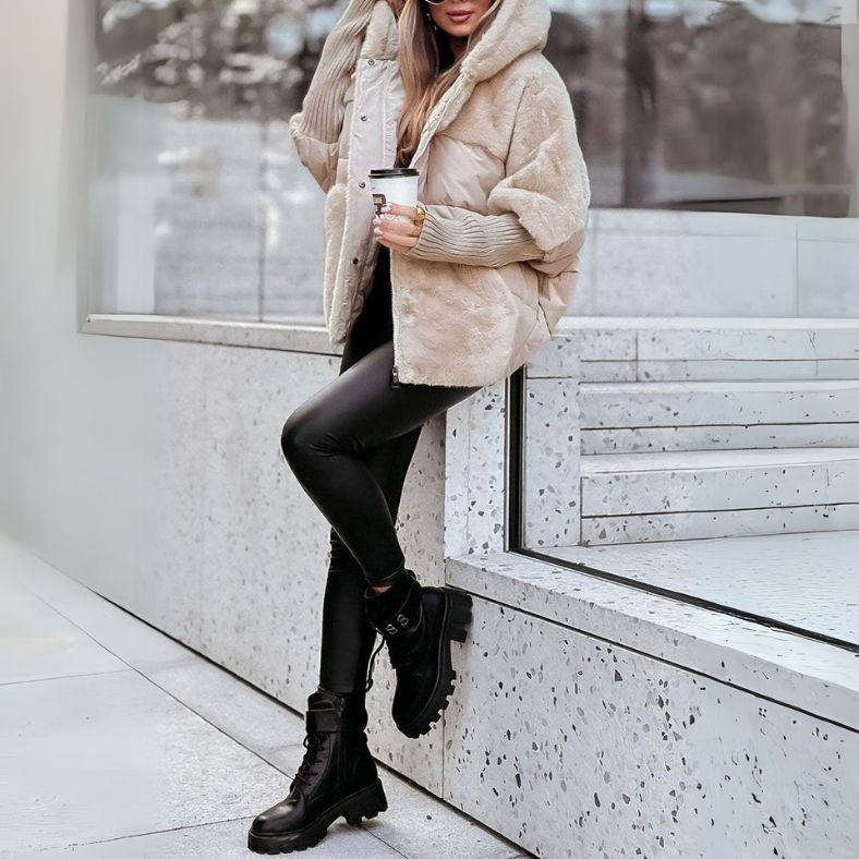 Damen Pufferjacke mit Kapuze | Warm & Weich | Faux-Fur-Details