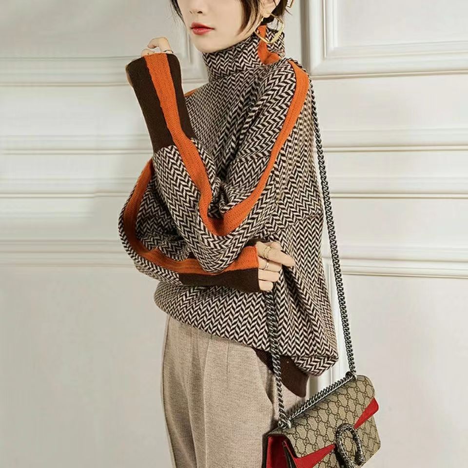 Geometrisch gestrickter Rollkragenpullover - Lozenda