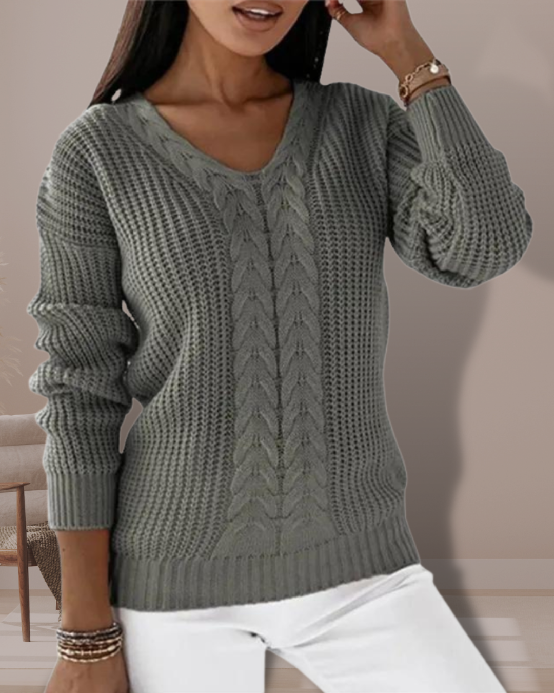 Eleganter gestrickter Pullover mit V-Ausschnitt