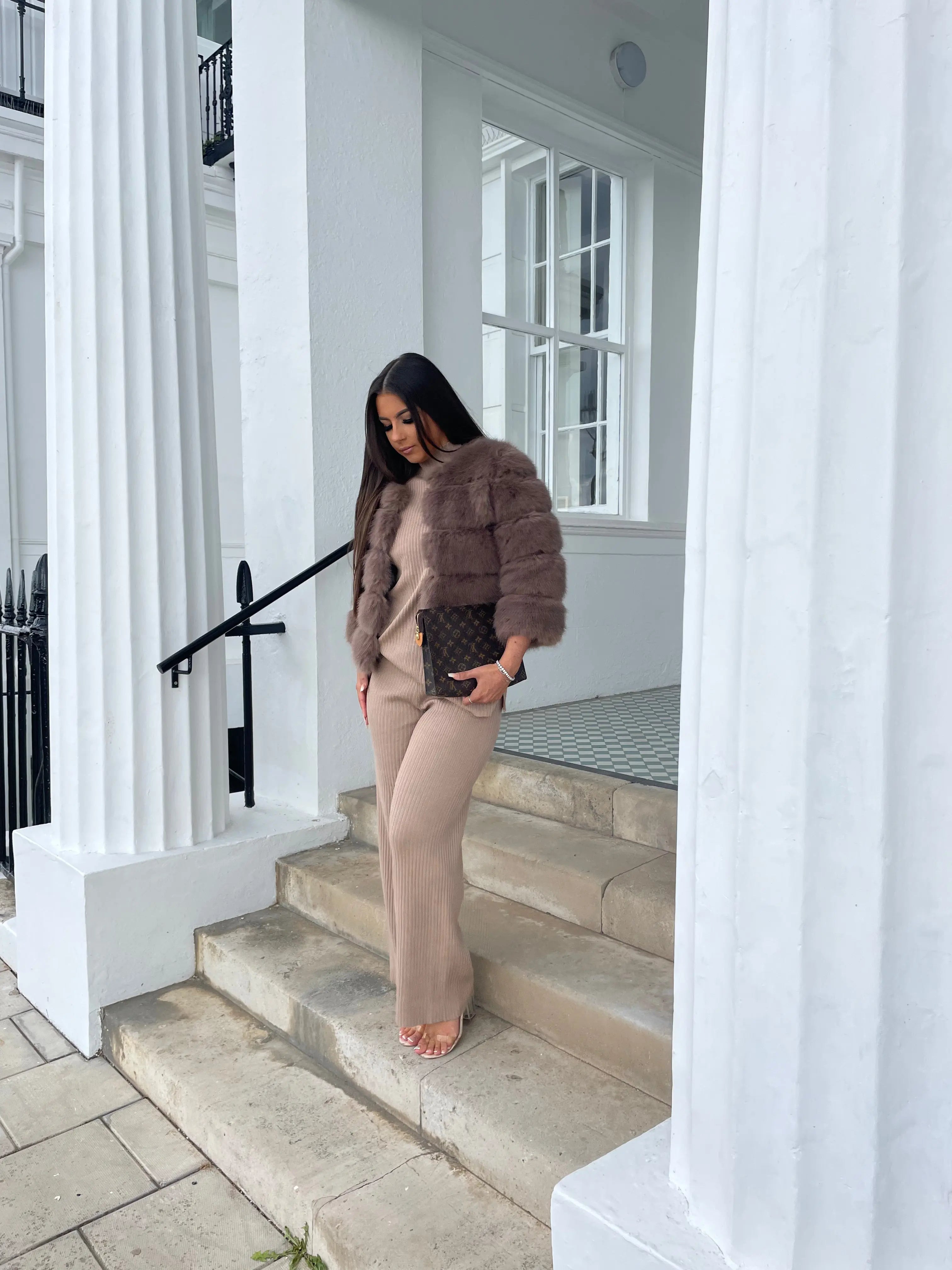 Lacy | Hochwertige Kunstfell-Jacke – Edles Design für Eleganz und Komfort 7