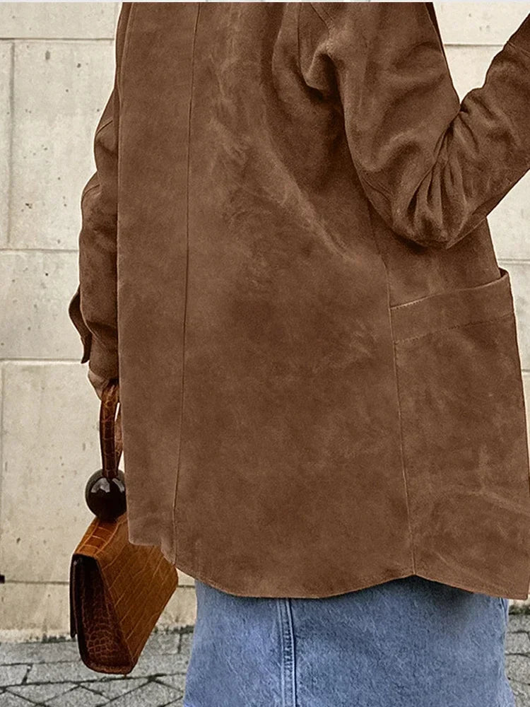 Modische braune Jacke für Frauen