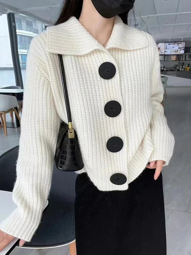 Elegante Strickjacke mit Knopfverschluss
