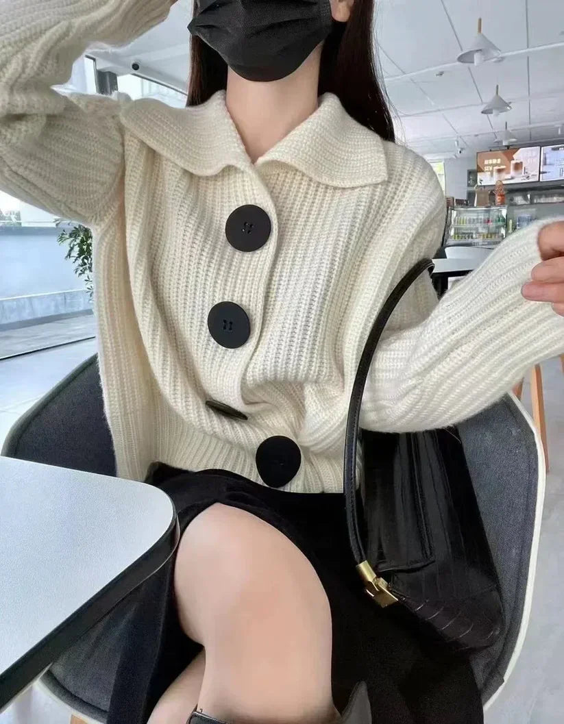 Elegante Strickjacke mit Knopfverschluss