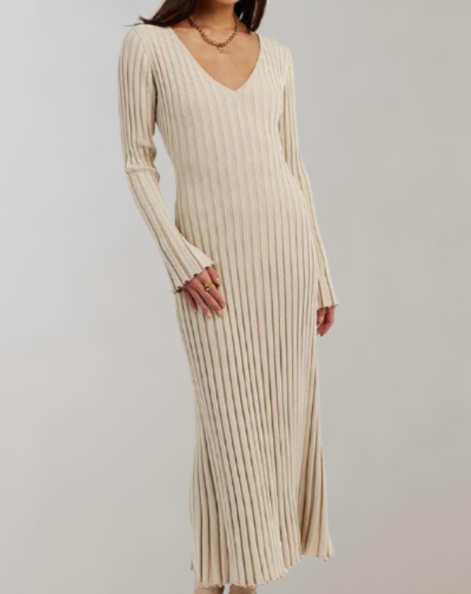 Unifarbenes Maxikleid aus Strick mit langen Ärmeln und V-Ausschnitt