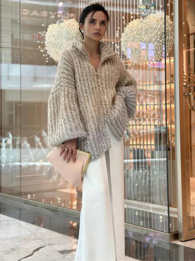 Glitzernde Seidenstrickjacke