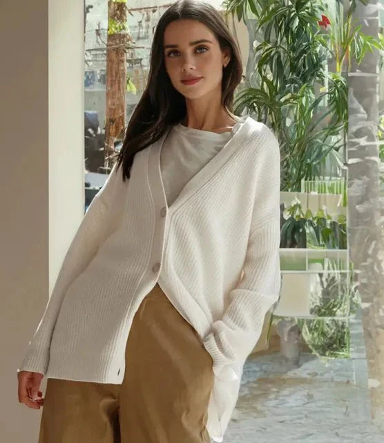 Strickjacke mit V-Ausschnitt